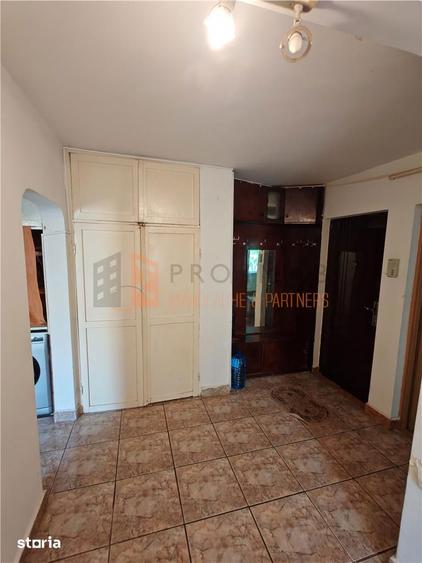 Apartament cu 2 camere decomandat, mobilat în Unirii Sud
