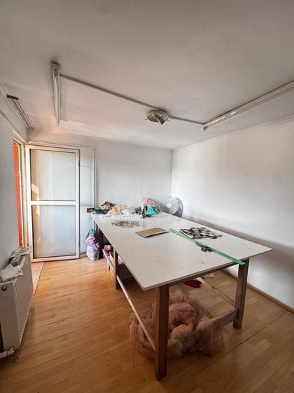 Casă individuală cu 6 camere cu Canalizare în Rahova