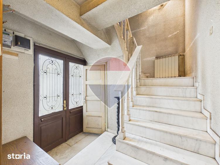 Casă cu 7 camere cu Teren 154.65 Mp în Victoriei