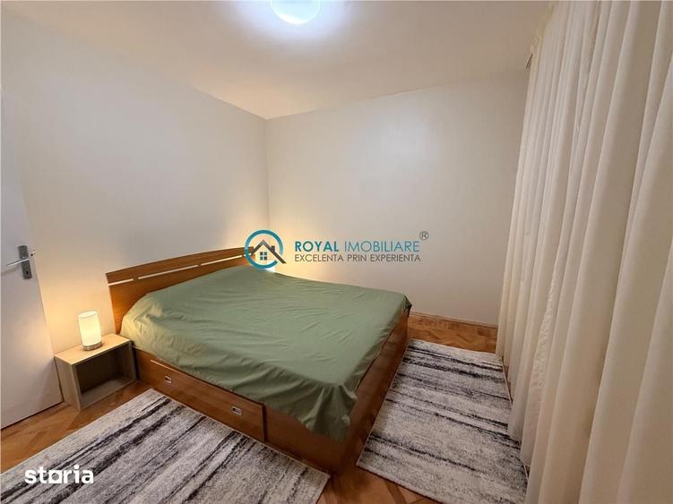 Apartament cu 3 camere semidecomandat în Democrației
