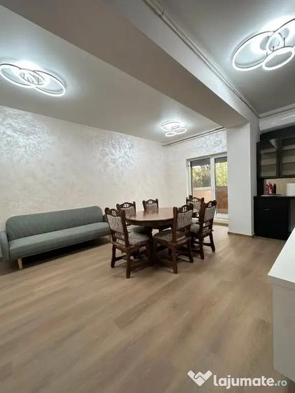 Apartament cu 4 camere decomandat în Pipera