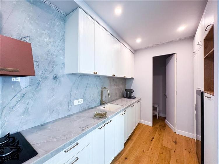 Apartament cu 3 camere decomandat, mobilat în Grădina Icoanei