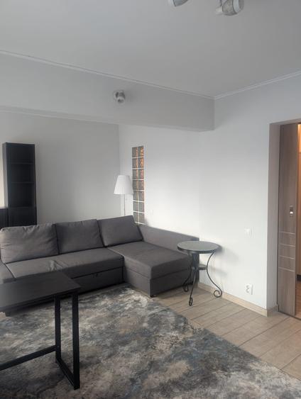 Apartament cu 3 camere semidecomandat în Sebastian