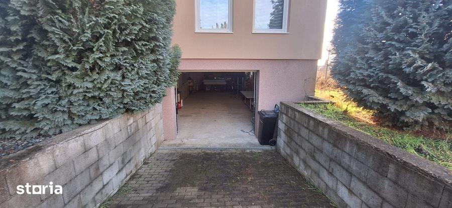 Casă cu 5 camere cu Teren 3100 Mp în Sud