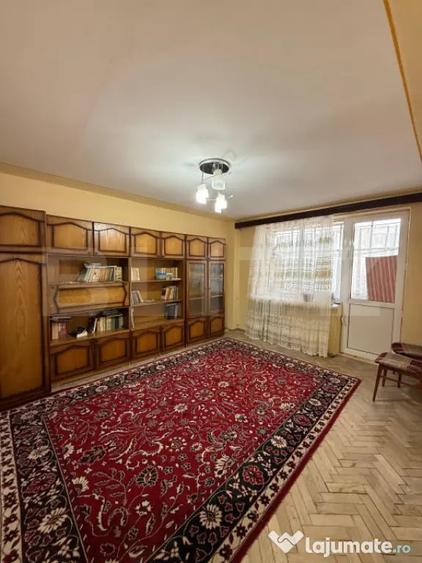 Apartament 3 camere, decomandat, Etajul 3 - 1