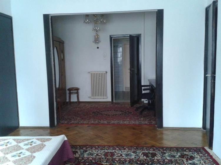 Casă individuală cu 5 camere cu Teren 100 Mp în Dorobanți