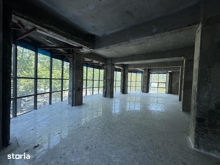 Spațiu comercial, de 845 mp, în Centrul Civic