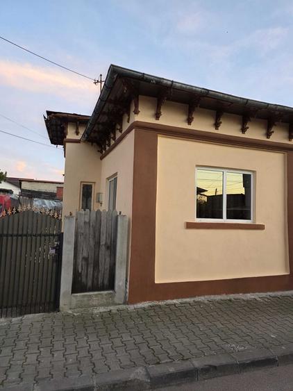 Casă cu 3 camere în Uiești