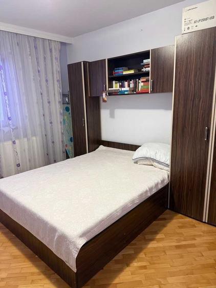 Apartament cu 3 camere decomandat în Valea Aurie