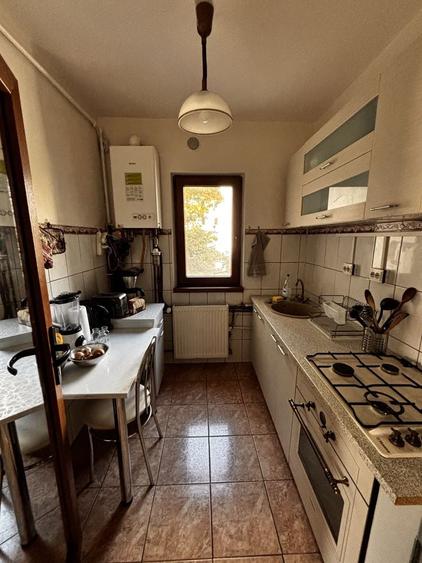 Apartament cu 3 camere decomandat în Gheorghe Lazăr