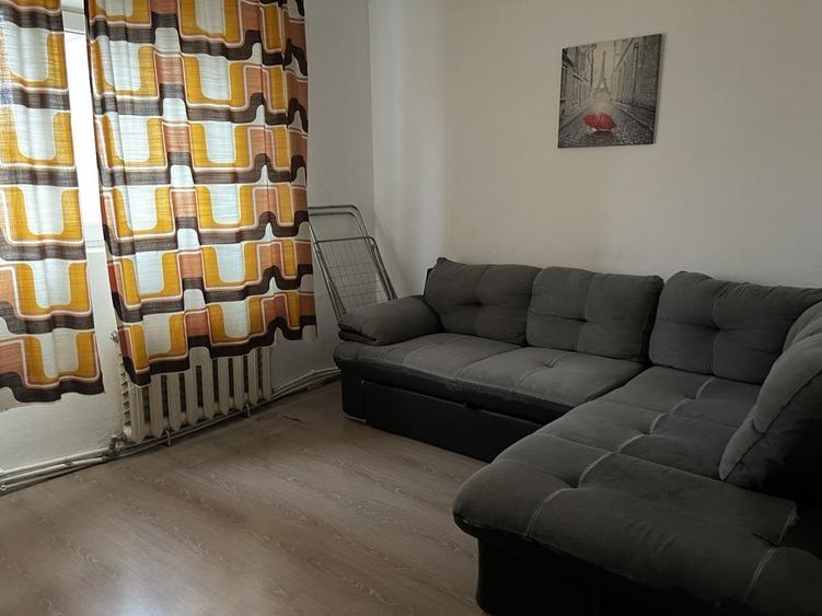 Apartament cu 2 camere semidecomandat, mobilat în Cetate