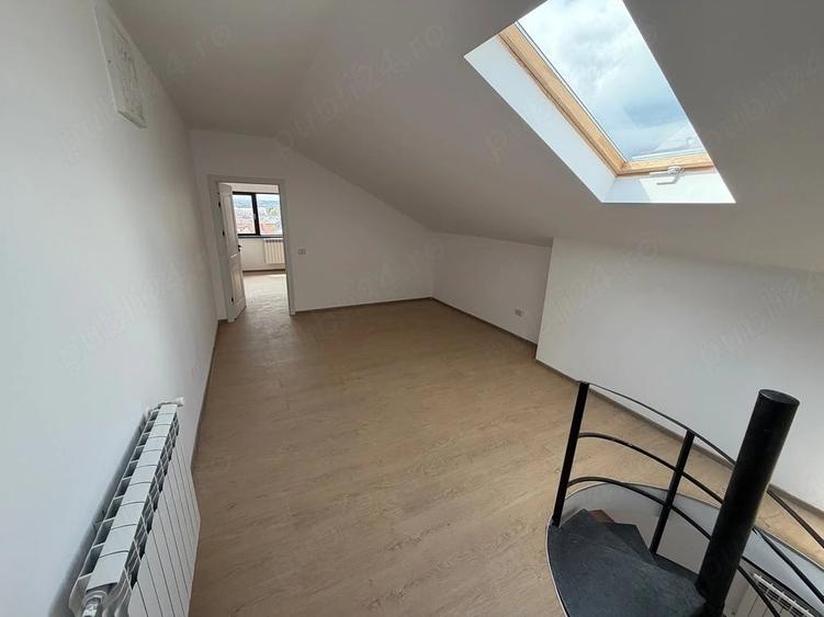 Apartament cu 4 camere decomandat în Central