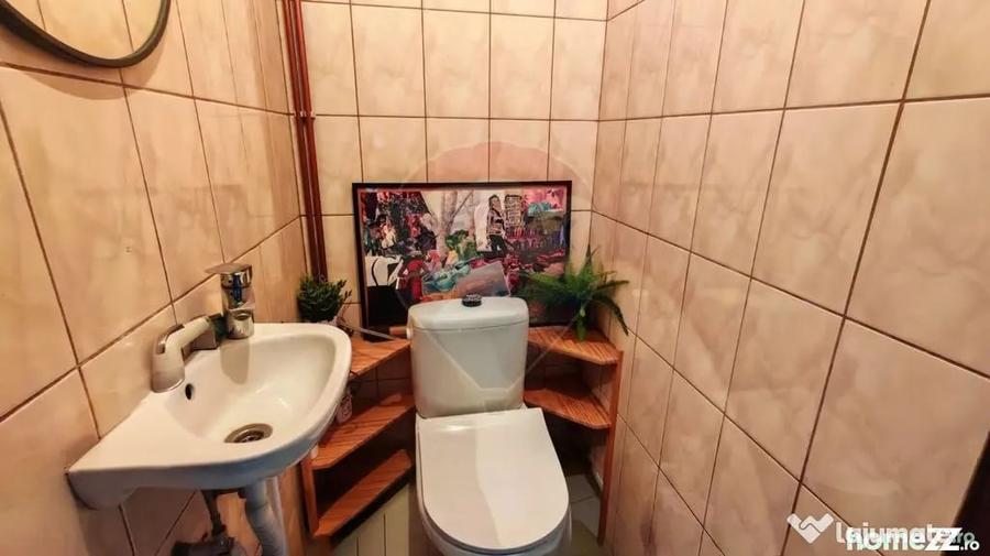 Apartament cu 3 camere decomandat în Jiului