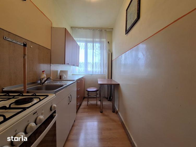 Apartament cu 3 camere semidecomandat, mobilat în Iosefin