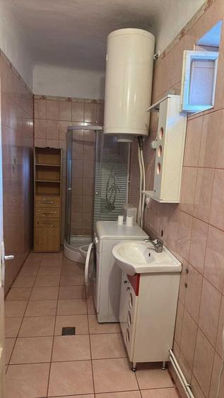 Casă cu 3 camere în Viișoara