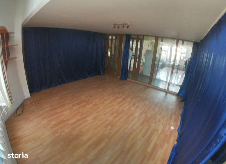 Spațiu comercial, de 30 mp, în Piața Centrală