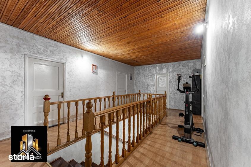 Casă cu 10 camere cu Teren 355 Mp în Bucureștii Noi