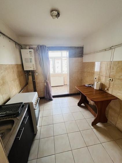 Apartament cu 3 camere decomandat în Alexandru cel Bun