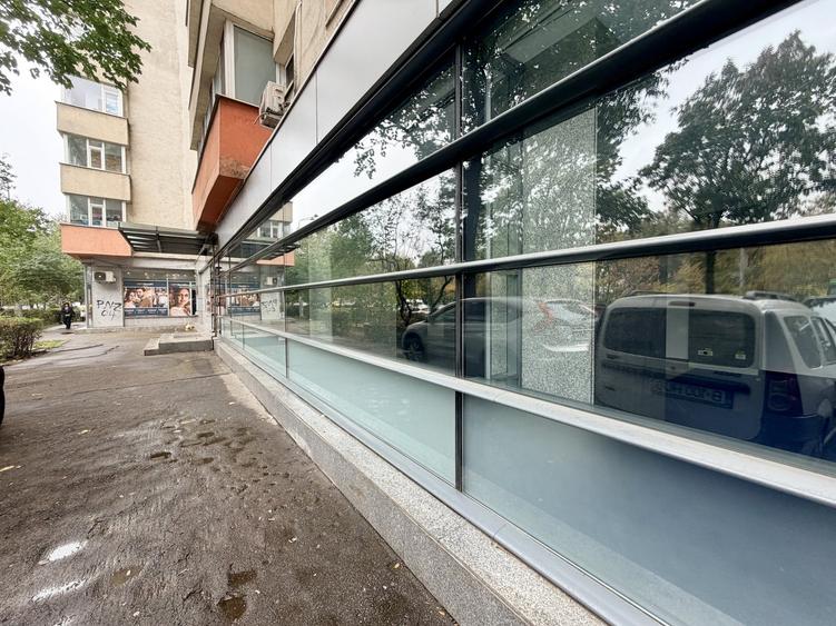 Spațiu comercial, de 320 mp, în Ștefan cel Mare