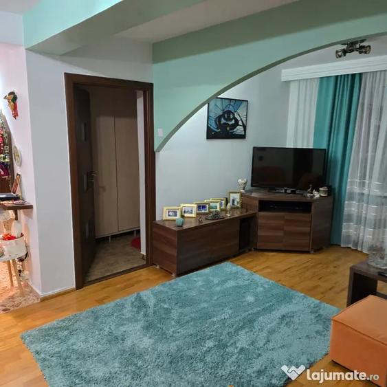 Apartament cu 3 camere decomandat în Ultracentral