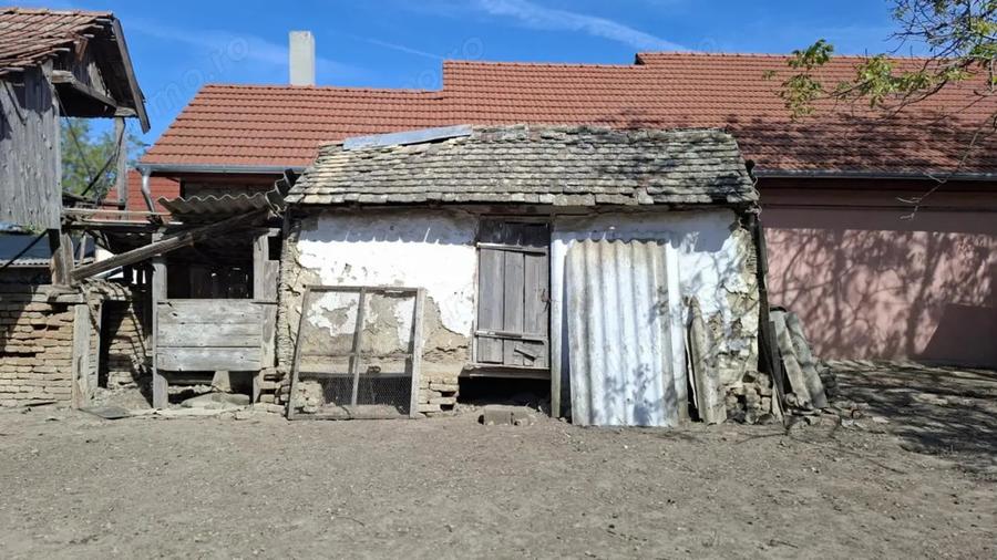 Casă cu 3 camere cu Teren 1472 Mp în Central