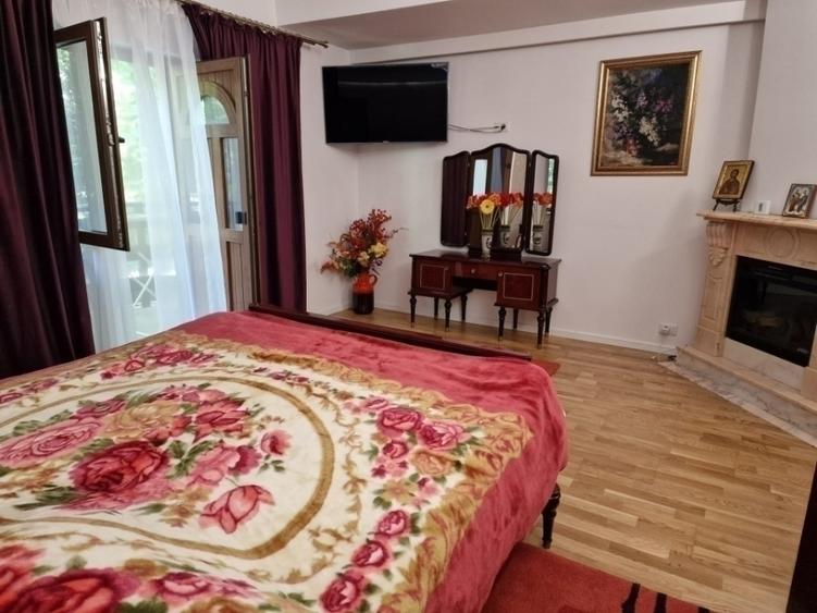 Casă individuală cu 5 camere în Central