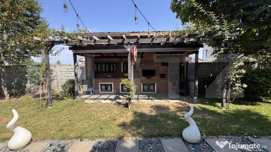Casă cu 5 camere cu Teren 1307 Mp în Romanești