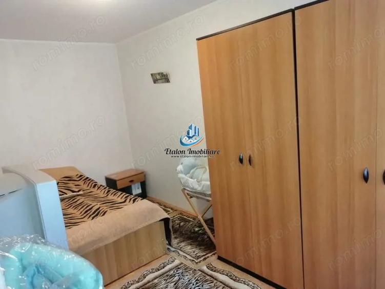 Apartament cu 3 camere semidecomandat în Dărmănești