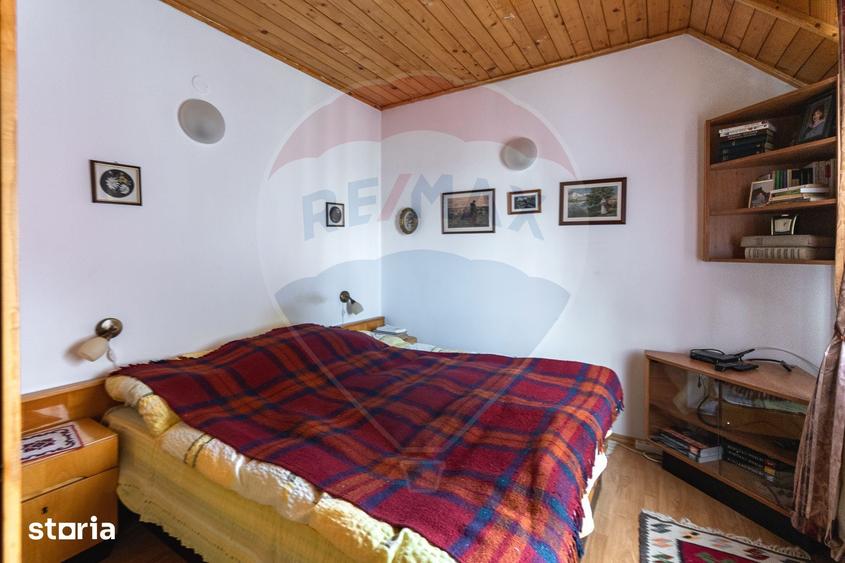 Casă cu 4 camere cu Teren 1673 Mp în Central