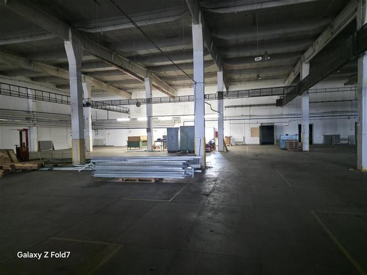 Spațiu industrial, de 2,250 mp, în Central