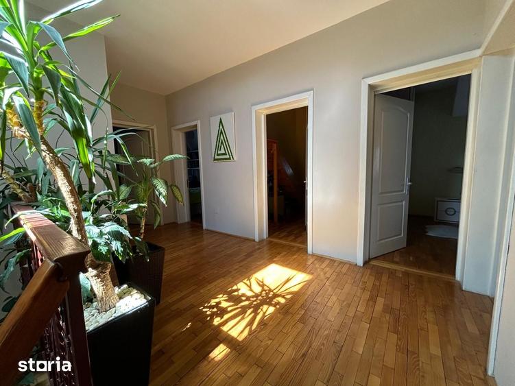 Casă cu 5 camere cu Teren 400 Mp în Trivale