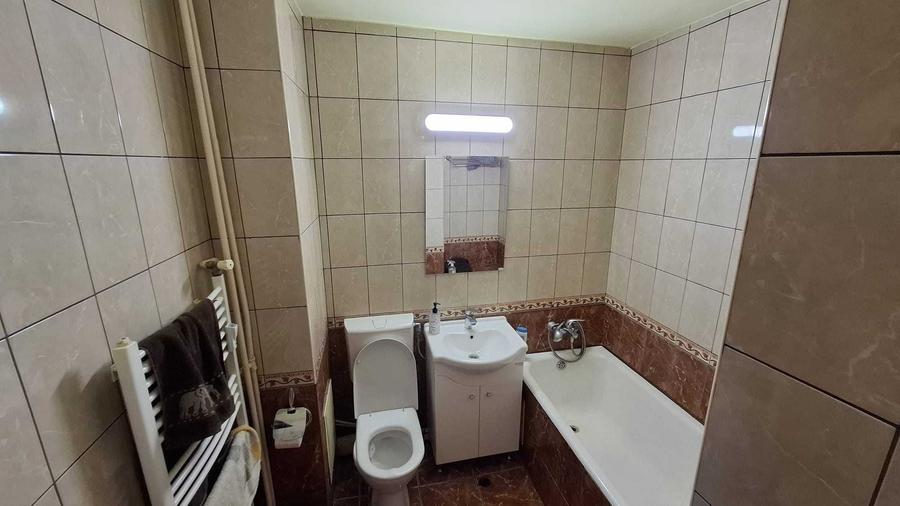 Apartament cu 3 camere decomandat în Dristor