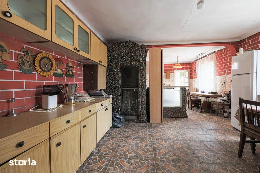 Casă cu 5 camere cu Teren 532 Mp în Pârneava