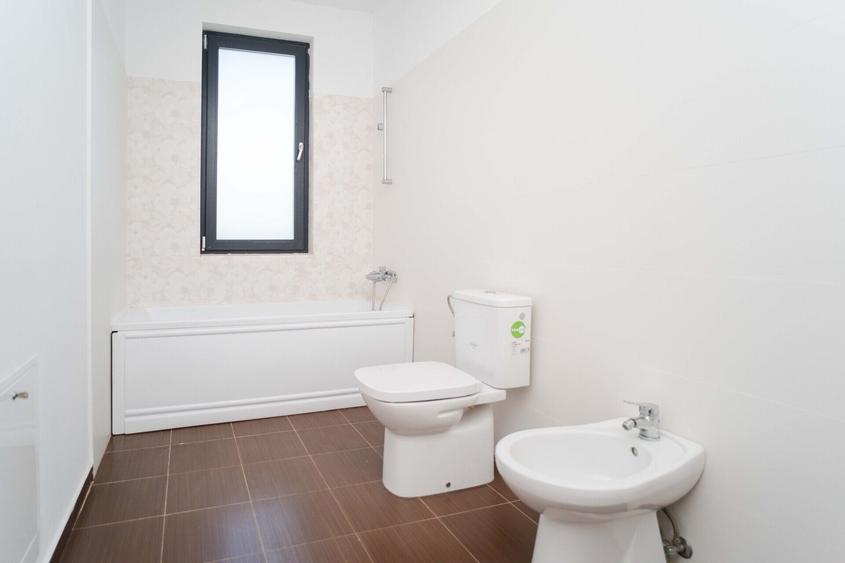 Duplex cu 4 camere cu Canalizare în Păcurari