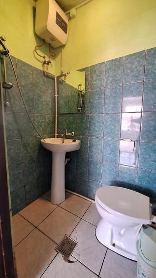 Casă cu 6 camere cu Teren 479 Mp în Ghiroda