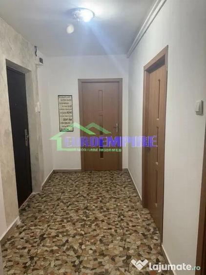 Apartament cu 2 camere decomandat, mobilat în Trocadero