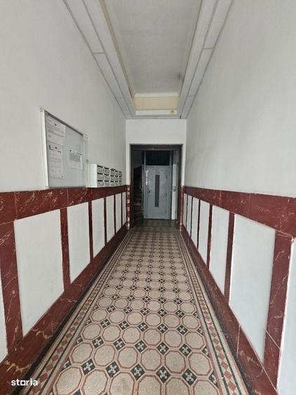 Apartament cu 4 camere decomandat în Victoriei