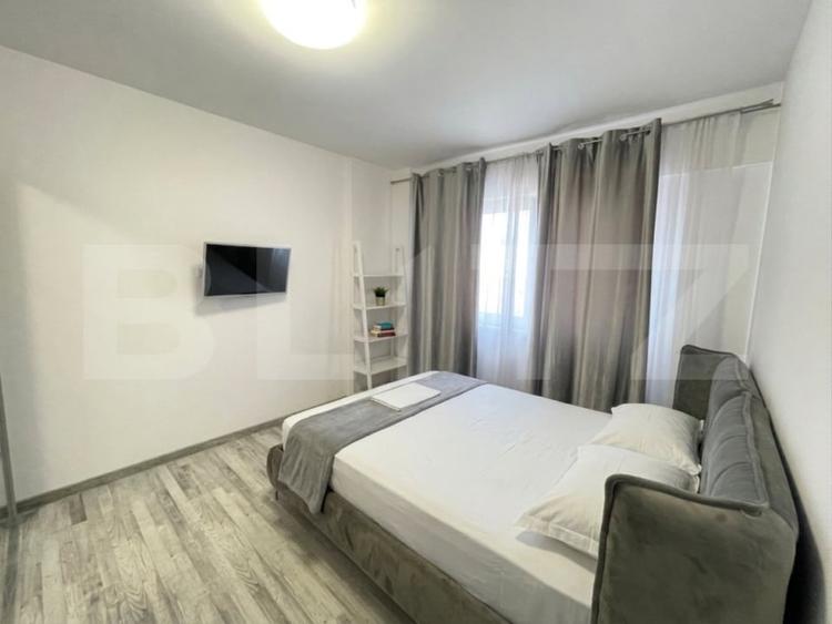 Apartament cu 3 camere decomandat, mobilat în Calea București