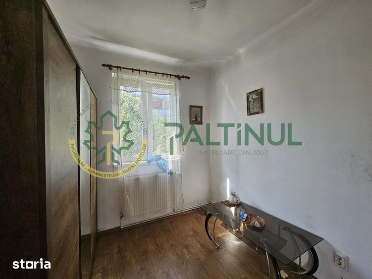 Casă cu 2 camere decomandat cu Teren 335 Mp în Central