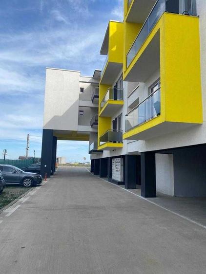 Garsonieră decomandată în Titan