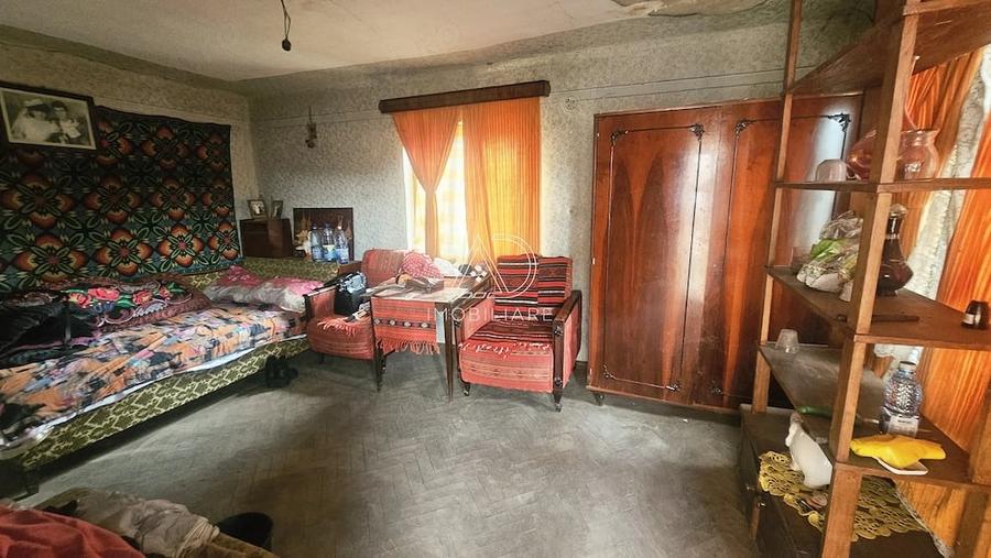 Casă cu 3 camere cu Teren 3019 Mp în Rasovița