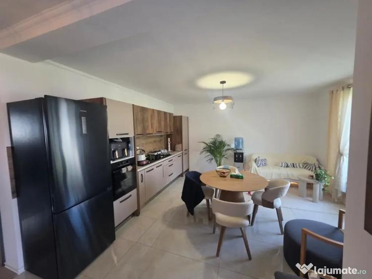 Casă cu 3 camere cu Teren 497 Mp în Central