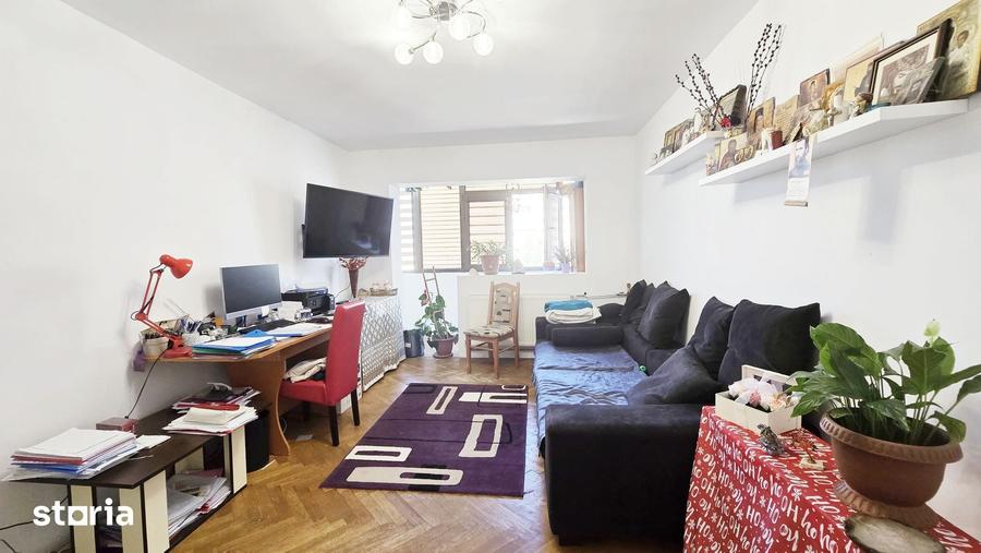 Apartament cu 4 camere decomandat în Republicii