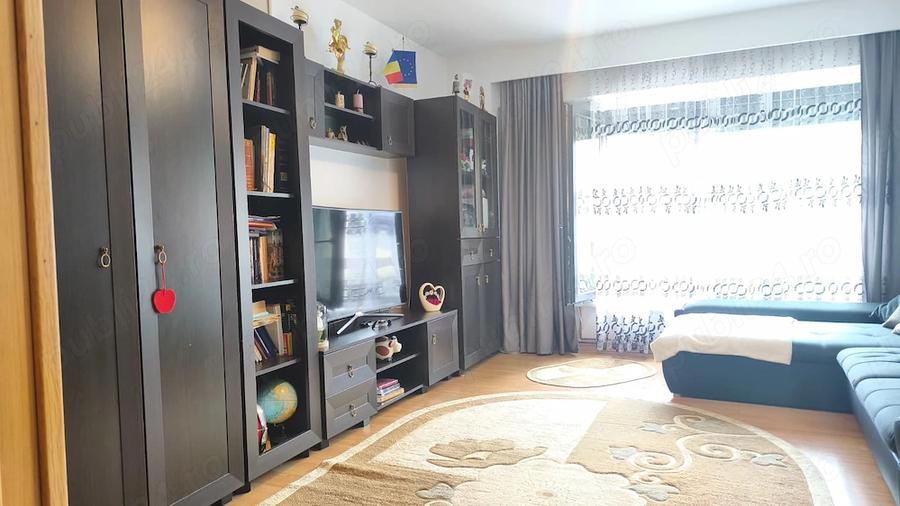 Apartament cu 2 camere decomandat în Piața Centrală