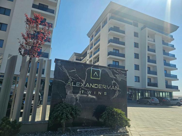 Apartament cu 3 camere semidecomandat în Obcini