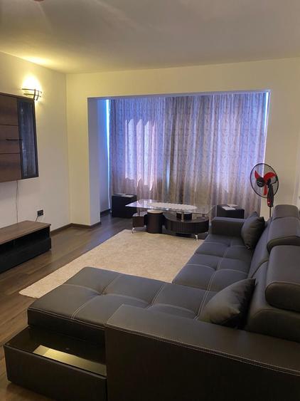 Apartament cu 4 camere decomandat în Central