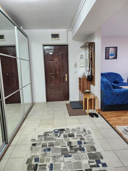 Apartament cu 2 camere decomandat, mobilat în Splaiul Unirii