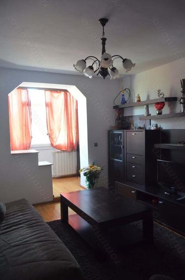 Apartament cu 2 camere decomandat în Predeal