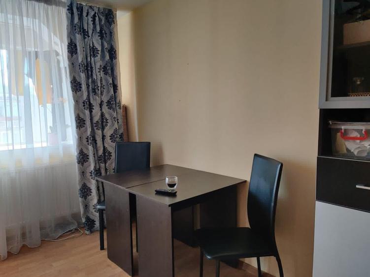 Apartament cu 2 camere decomandat, mobilat în Păcii