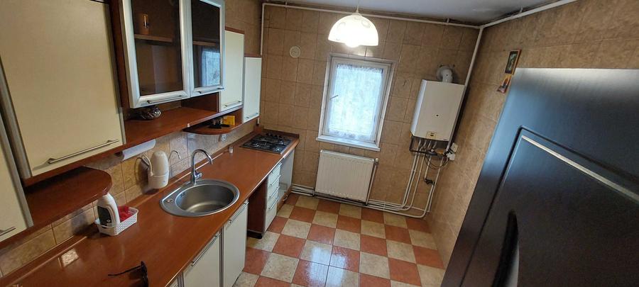 Apartament cu 2 camere semidecomandat în Mioriței